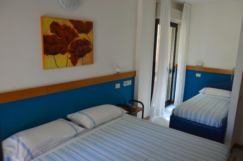 Hotel Morotti Misano Adriatico Esterno foto