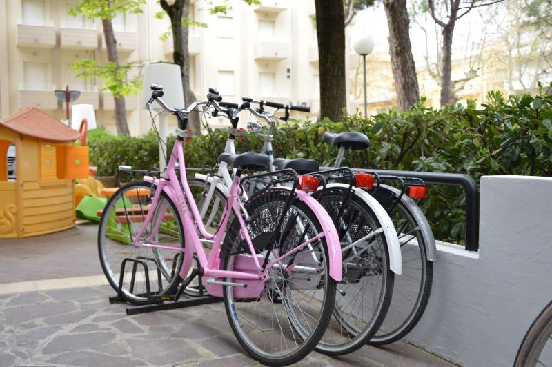 Hotel Morotti Misano Adriatico Esterno foto