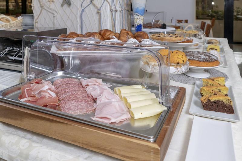Hotel Morotti Misano Adriatico Esterno foto