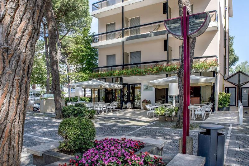 Hotel Morotti Misano Adriatico Esterno foto