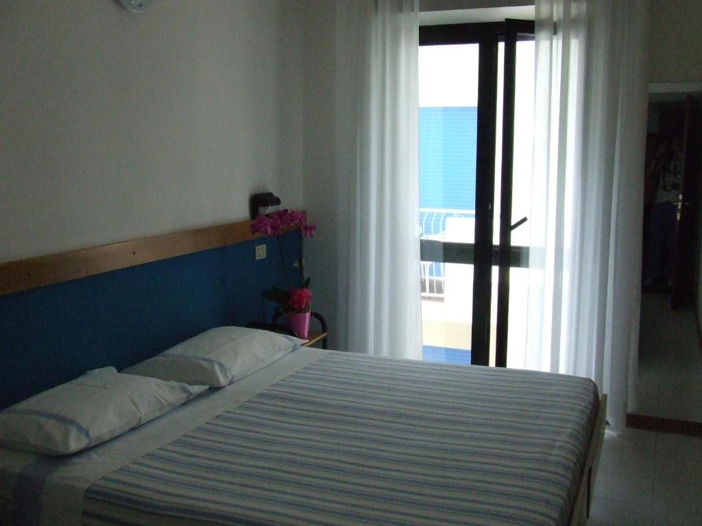 Hotel Morotti Misano Adriatico Esterno foto
