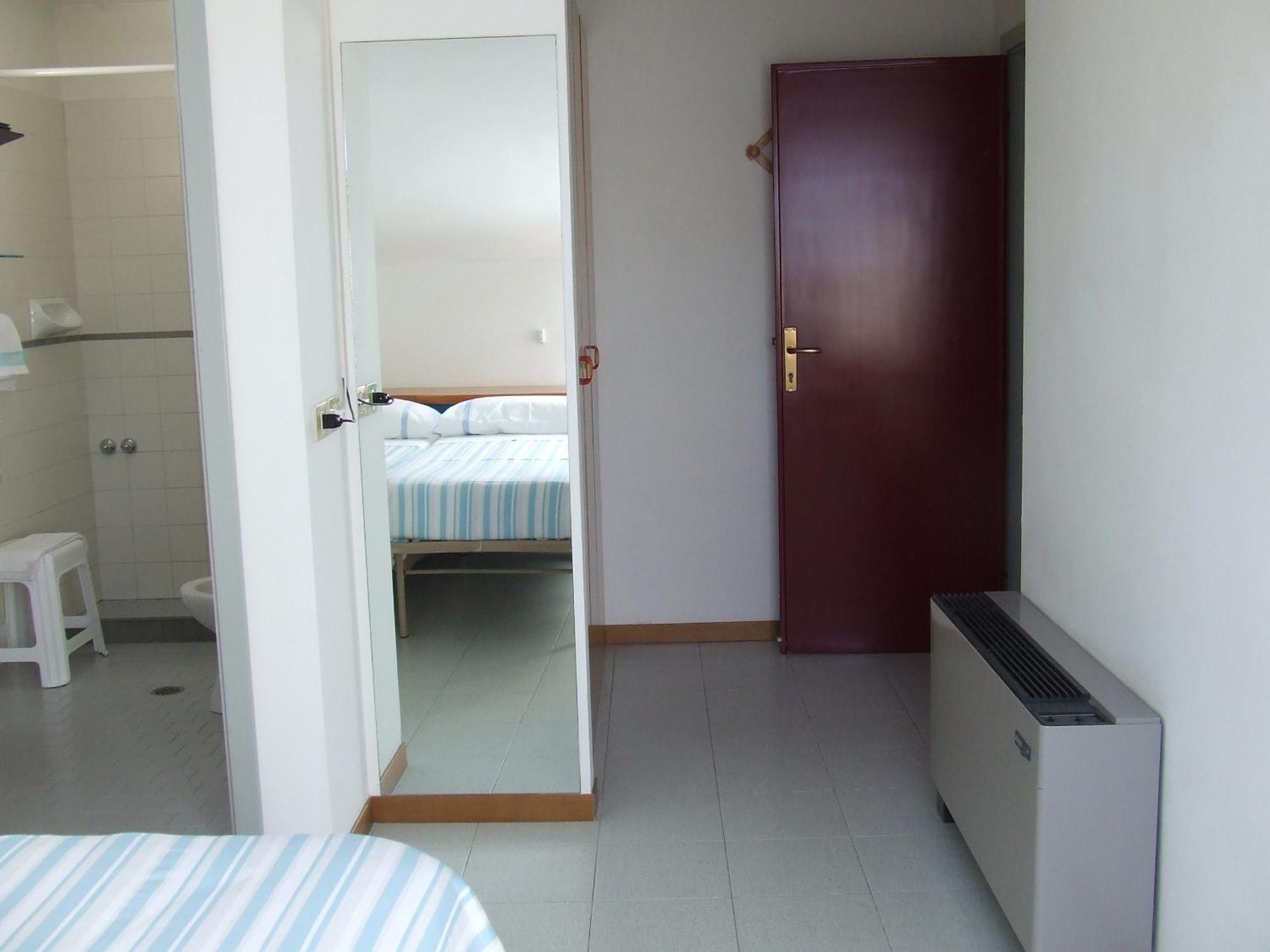 Hotel Morotti Misano Adriatico Esterno foto