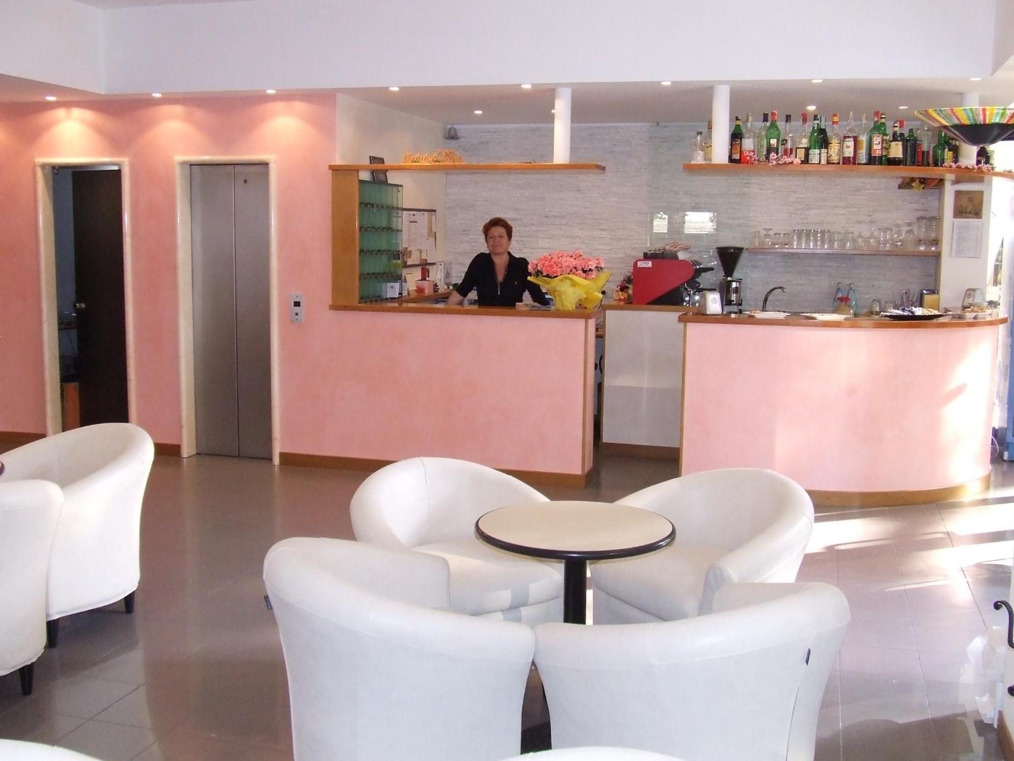 Hotel Morotti Misano Adriatico Esterno foto