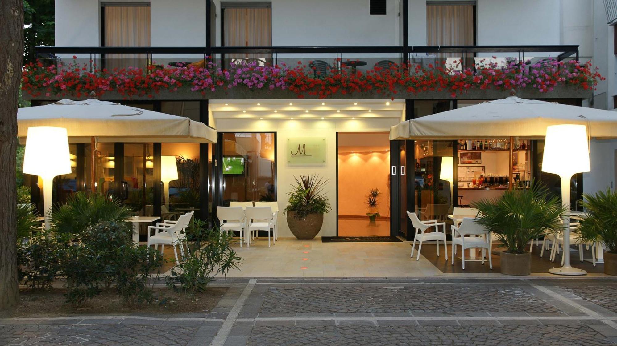 Hotel Morotti Misano Adriatico Esterno foto
