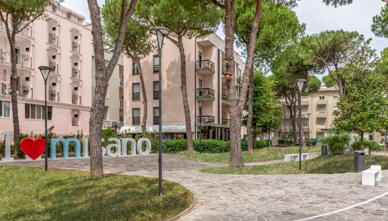 Hotel Morotti Misano Adriatico Esterno foto