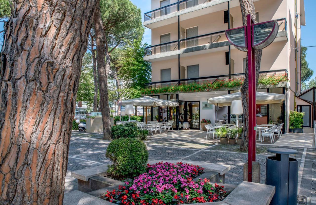 Hotel Morotti Misano Adriatico Esterno foto